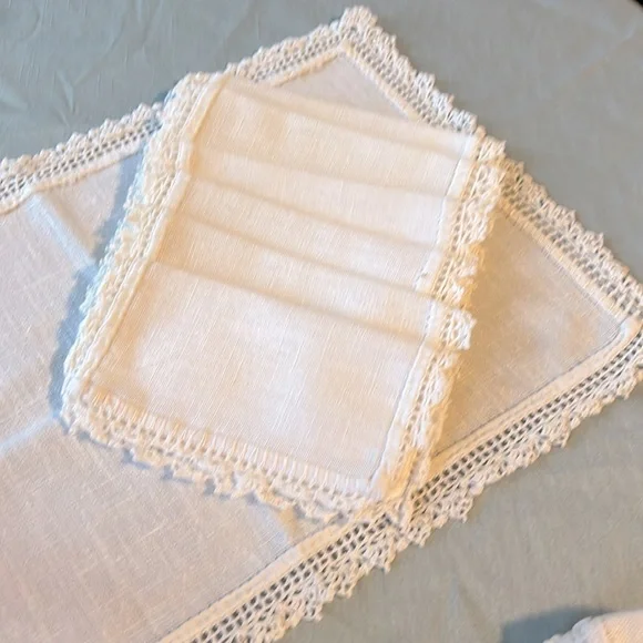 Gorgeous Vintage Crochet Set - Picture 4 of 16